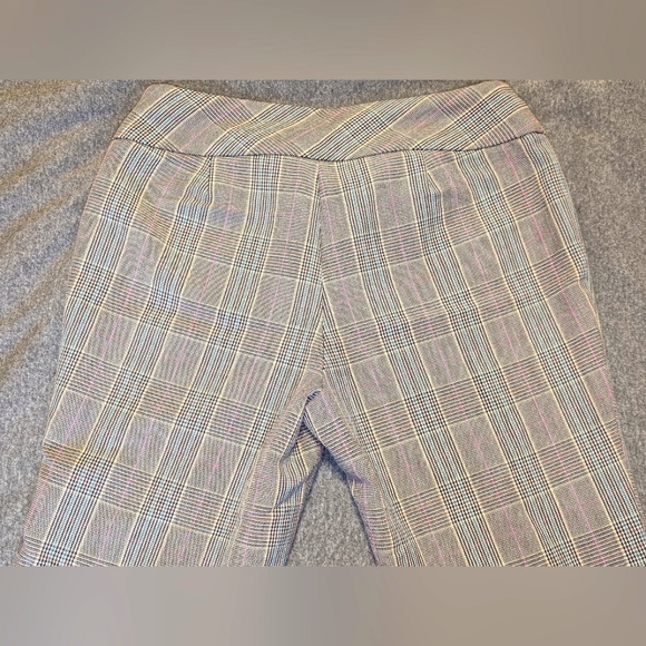 Roz & Ali Dress Pants - Size 4P (Capri Length) - Picture 2 of 4
